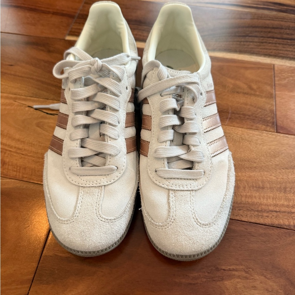 Adidas Sneakers in Cream and Brown - Picture 6 of 6